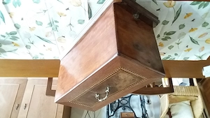 uralte Tischnähmaschine MORAVIA Wien System Singer