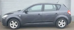 Kia Ceed / cee'd Comfort Sehr gepflegt Top Zustand Bild 4