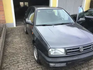Volkswagen Vento Vento 1.8 GL mit TÜV gepflegt