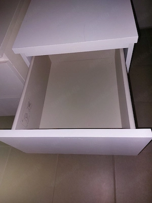 Sehr gute Nachttischränke 