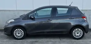Toyota Yaris Automatik Navi Kamera PDC *GARANTIE bis 03/27 Bild 2