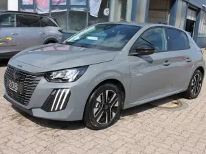 Peugeot 208 Allure Hybrid 110 e-DSC6 Sicht  Navi