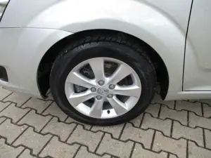 Toyota Corolla Verso 1.8 Executive+1.Hand+wenig km Bild 3