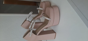 Plateau Sandalen der Marke Ego Neu