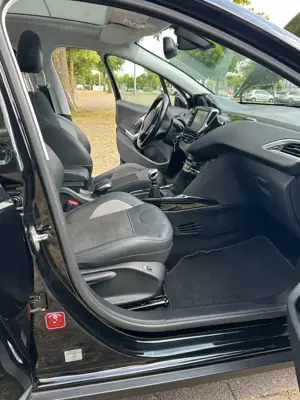 Peugeot 2008 BlueHDi FAP 120 STOP  START Allure Bild 4