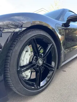 Porsche Taycan 4S Perform Bose Chrono Inno Pano Approved Bild 4