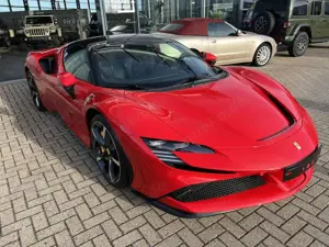Ferrari SF90 Stradale STRADALE 4.0 PHEV 735KW *Ein Traum in Rot* Bild 4