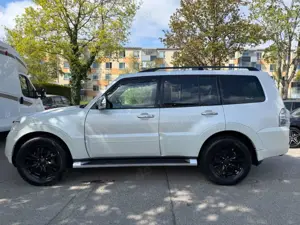 Mitsubishi Pajero Bild 2