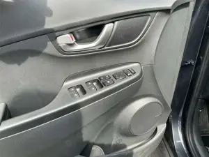 Hyundai KONA Trend R.Cam Navi Krell SHZ ACC LED DAB PDC Bild 4