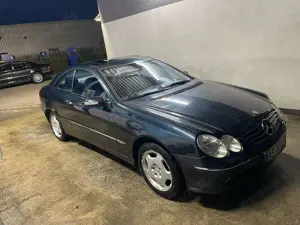 Mercedes-Benz CLK 200 Coupe Kompressor Avantgarde Bild 3