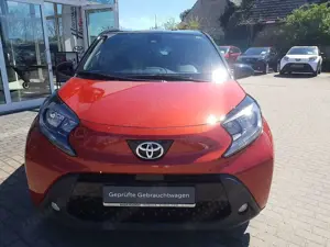 Toyota Aygo X 1,0 Schalter *Pulse* Allwetter, Armlehne Bild 4