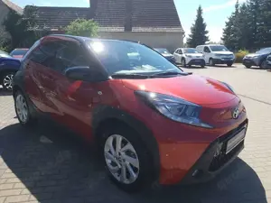 Toyota Aygo X 1,0 Schalter *Pulse* Allwetter, Armlehne Bild 2