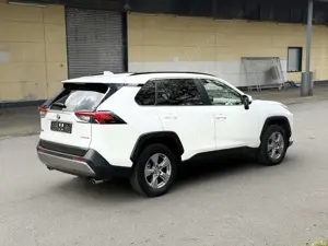 Toyota RAV 4 2.5 4x2 Hybrid Business Edition Bild 4