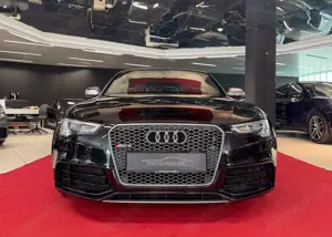 Audi V8