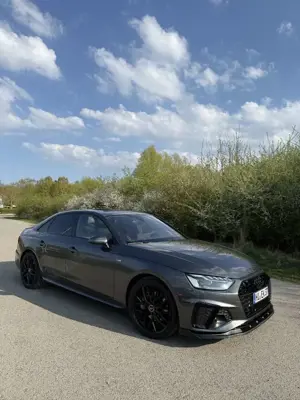 Audi A4 40 TFSI S line Bild 2