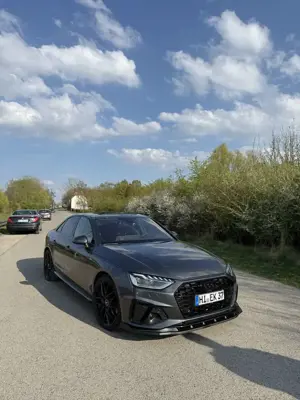 Audi A4 40 TFSI S line