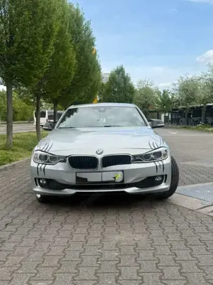 BMW 320 Bild 2
