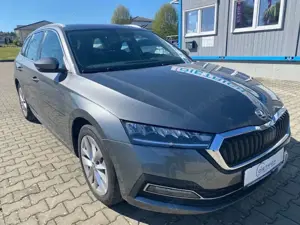 Skoda Octavia Combi 2,0 TDi Style DSG AHK KAMERA SHZ Bild 3