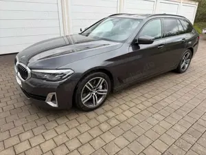 BMW 530 530d Touring Aut. Luxury Line