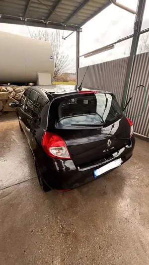 Renault Clio Bild 2