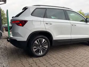 Skoda Karoq Tour 2.0 TDI *Matrix Led*RFK*AHK*1xHand Bild 4