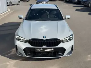 BMW 330 Bild 2
