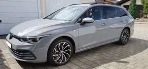 Volkswagen Golf Variant Golf VIII Variant 1.5 eTSI OPF DSG Style AHK, RearView, Discover Media, Ergo