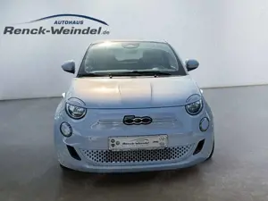 Fiat 500e Icon MJ22 42kWh Navi SHZ PDC Klimaautom Apple CarP