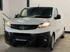 Opel Vivaro 1.5 D Cargo M Edition   3-Sitzer   RFK Bild 2