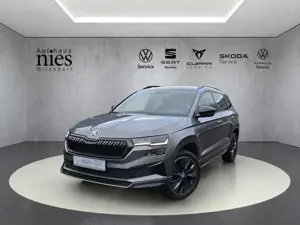 Skoda Karoq Sportline 1.5 TSI DSG AHK Klima Navi Einparkhilfe