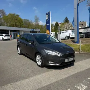 Ford Focus Turnier Business  beh. Frontscheibe- Sitze