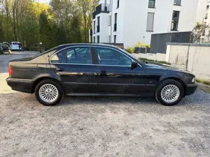 BMW 523 i Lim.**EURO 4**SSD**TÜV**SCHWARZ**ZV** Bild 5