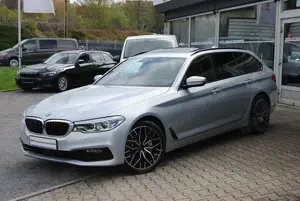 BMW 530 d xDrive Touring A. Pano.Adap-LED.HUD.8xAlu