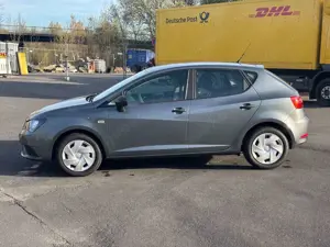 SEAT Ibiza 1.4 Reference Salsa TÜV neu Bild 5