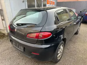 Alfa Romeo 147 *Klima*Servo*Alu*Tüv 11/2025* Bild 4