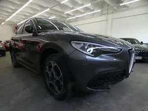 Alfa Romeo Stelvio Super Q4*ACC*LEDER*PANO*NAVI*BI-XENON*