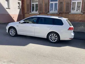 Volkswagen Golf Variant 1.2TSI BMT LOUNGE Klima AHK TÜVneu 8-fach LED SHZ Bild 4