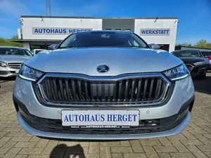 Skoda Octavia Combi 2,0 TDI DSG Bild 2