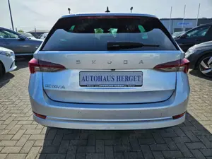 Skoda Octavia Combi 2,0 TDI DSG Bild 5