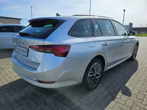 Skoda Octavia Combi 2,0 TDI DSG Bild 4