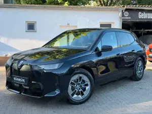 BMW iX 45 xDrive M Sport*Hud*AHK Bild 3