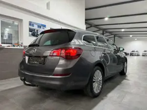 Opel Astra J Sports Tourer Innovation BiXenon AHK TÜV - image 3