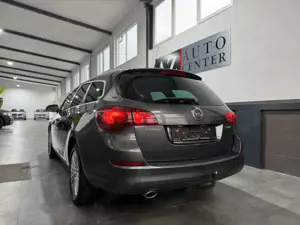 Opel Astra J Sports Tourer Innovation BiXenon AHK TÜV - image 4