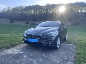 BMW 225 225 xe Luxury Line