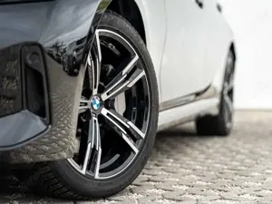 BMW 330 Bild 5