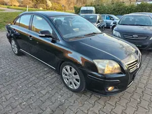 Toyota Avensis Bild 2