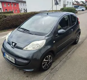 Peugeot 107 Bild 2