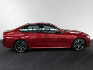 BMW 330 Bild 2