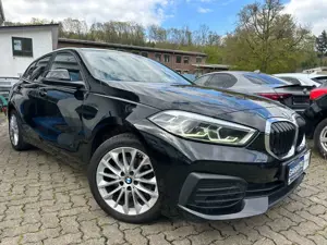 BMW 116 d Lim.Aut+NAVI+LIVE COCKPIT+HEAD UP+LED+KLIMA+PDC Bild 2