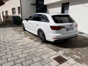 Audi S4 A4 Avant Avant 3.0 TFSI quattro tiptronic Bild 3